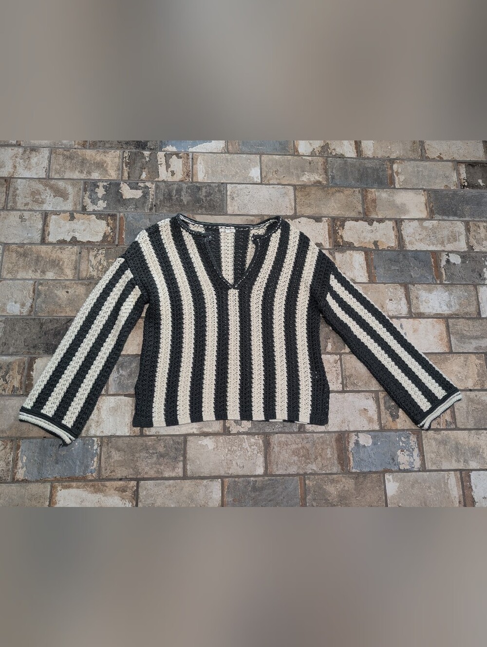 Maurices Forest Green & Off-White Vertical Stripe Crochet V-Neck Sweater Medium